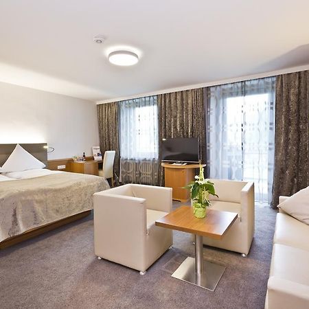 Stadthotel Goldenes Schiff Бад Ишл Екстериор снимка