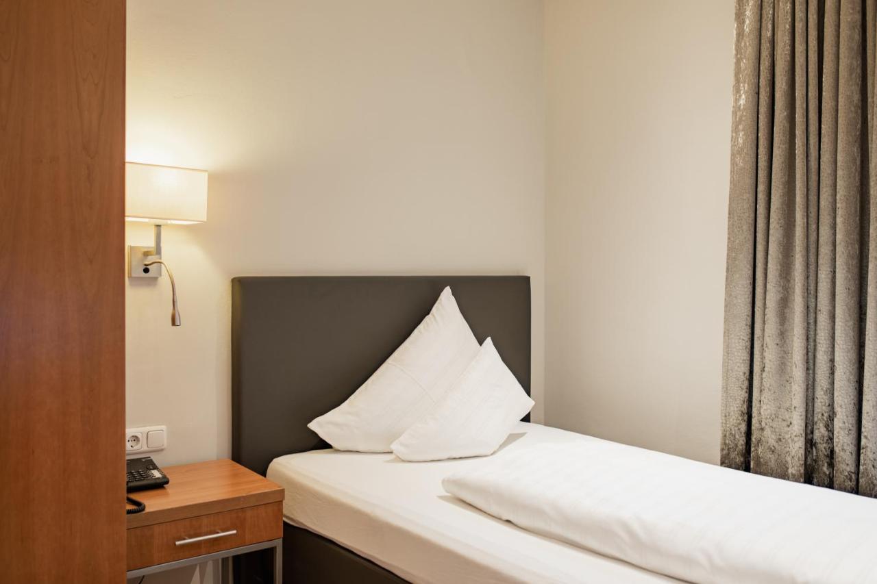 Stadthotel Goldenes Schiff Бад Ишл Екстериор снимка