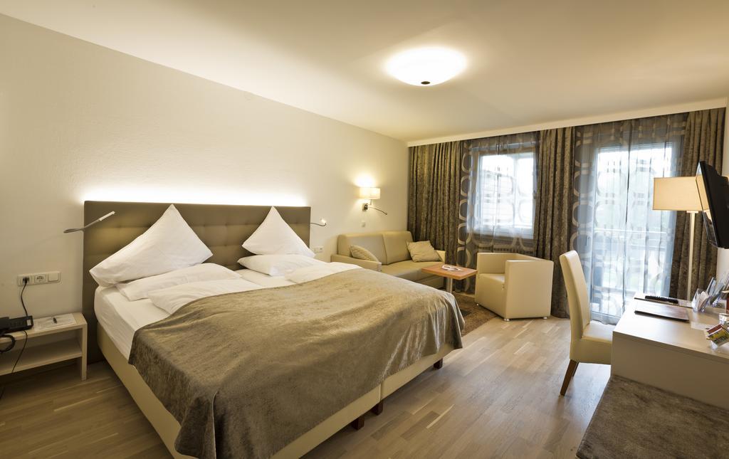 Stadthotel Goldenes Schiff Бад Ишл Екстериор снимка